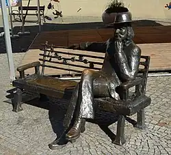 Памятник-лавочка Чеслава Немена