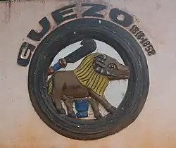 Symbole de Guezo roi du Dahomey au mur de la place Goho à Abomey au Bénin