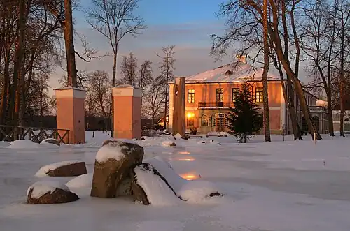 Восточный фасад главного здания