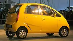 Жёлтый Tata Nano