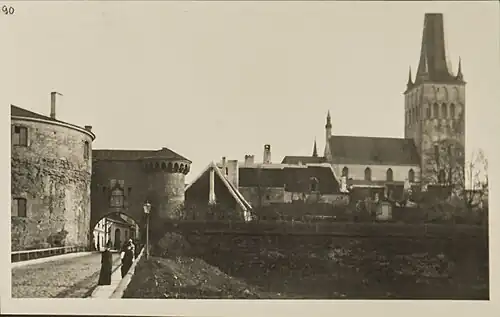 Большие морские ворота и церковь Олевисте (прим. 1900-е годы)