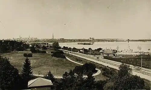 Вид на Нарвское шоссе в районе Кадриорга, 1920—1930-е годы