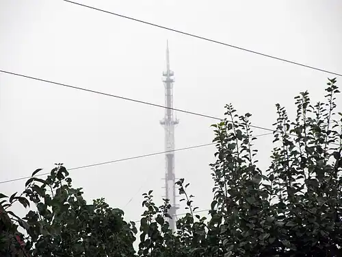 «парад телевышек»: телебашня и телемачта на одной прямой