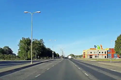 Петербургское шоссе рядом с перекрёстком с улицей Юхана Смуула
