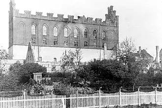 Сгоревший форбург замка, 1914 год