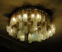 Люстра в центральном зале