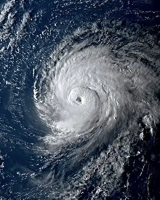 Ураган Тедди на пике интенсивности, 17 сентября 2020 года