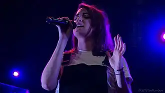 Теске де Схеппер во время своего концерта в Paradiso 7 апреля 2017