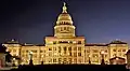 Здание Капитолия ночью
