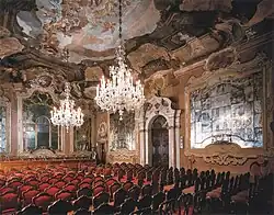 Ка-Дольфин, Венеция Главный зал. Росписи Н. Бамбини и А. Ф. Феррари. 1714