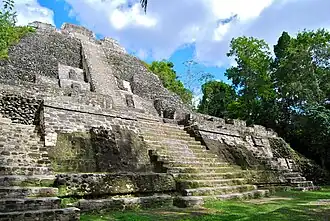 Большая пирамида в Ламанае