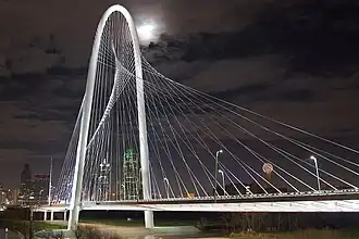 Мост Маргарет Хант Хилл в Далласе, Сантьяго Калатрава, 2012