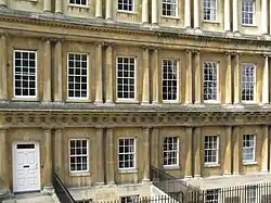 Окна «Циркуса»