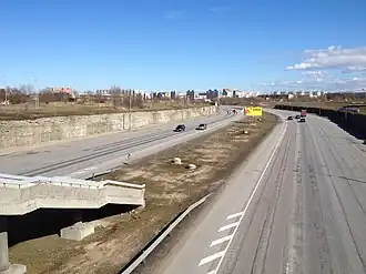 Спуск к недостроенным трамвайным путям в Ласнамяэ