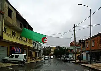 Улица в Тении