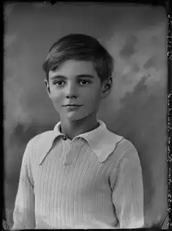 Томас Тренчард в детстве, 1932 год