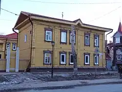 Карташова, 11 / Кузнецова, 20