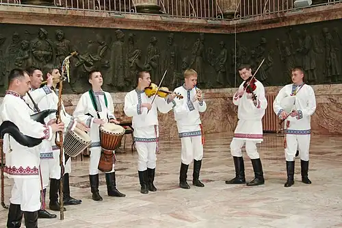 Фольклорная группа «Торама» в Этнографическом Музее в 2009 году (Санкт-Петербург)