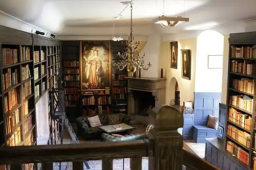 Замковая библиотека