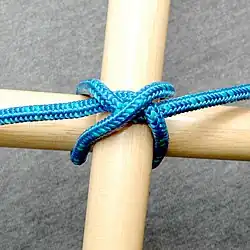 Поперечный узел констриктор[англ.]:161, Transom knot.Профессиональный У. модификация констриктор У. для завязки шпангоутов.