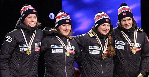 Чемпионки мира в командных соревнованиях (прыжки с трамплина).