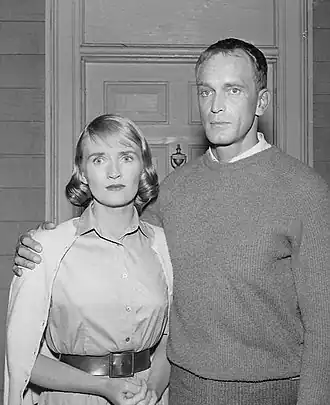 С Ли Ваггнер на съёмках эпизода «Чудовища должны появиться на Мэпл-стрит[англ.]» (1960) сериала «Сумеречная зона»