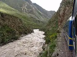 Урубамба (вид из окна поезда на Мачу-Пикчу)