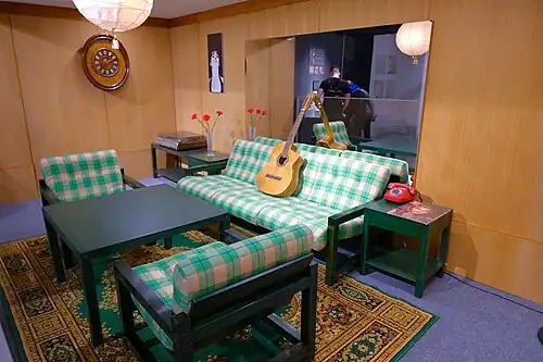 Интерьер московской квартиры В. С. Высоцкого