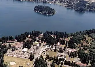 Лейквуд на берегу Американского озера