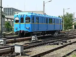 Контактно-аккумуляторный электровоз типа «Д» № 828 на территории депо Дарница