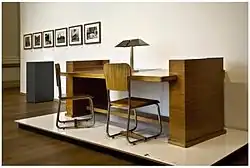 Мебель по проектам А. ван де Велде. 1939. Экспозиция в Новом музее, Ваймар. 2013