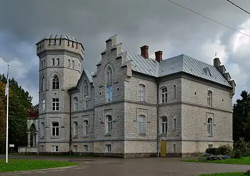 Главное здание мызы