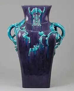 Ваза в китайско-японском стиле. Ок. 1890. Каменная масса. Глазурь «bleu de Deck». Метрополитен-музей, Нью-Йорк