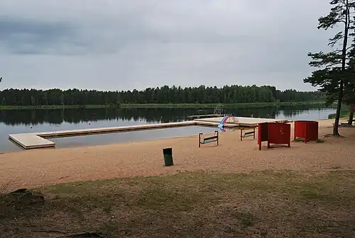 Пляж на озере Вереви