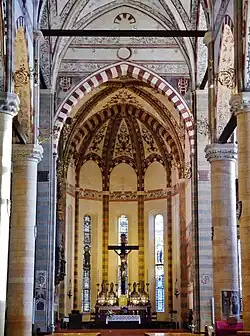 Хор и апсида