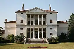 Вилла Корнаро. Задний фасад виллы