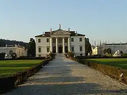 Общий вид виллы