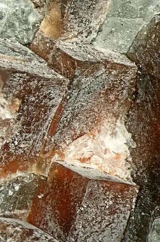 Кристаллы виллиомита. Квебек, Канада.