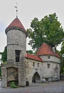 Правая и южная башни и правый проход