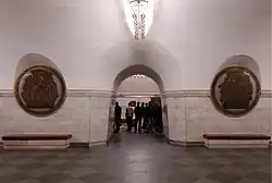 Проход между пилонами