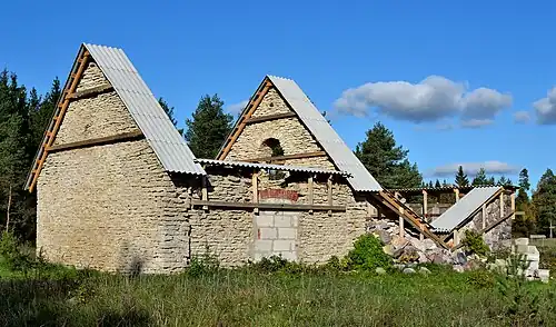 Руины хозяйственной постройки