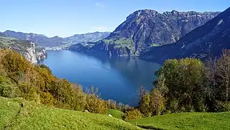 Вид на озеро с юго-западного берега осенью 2014 года