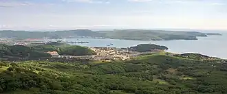 Вид на местность посёлка Врангель (на переднем плане — посёлок Береговой)