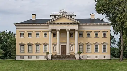 Замок в Вёрлице. Окрестности Дессау. 1769—1773