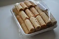 Вафельные рулетики