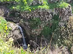 Еще один водопад на реке Айт, примерно в 200 метрах к западу от водопада Айт.