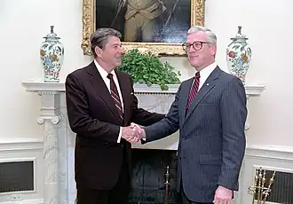 Вместе с Рональдом Рейганом в Овальном кабинете (1984 г.)