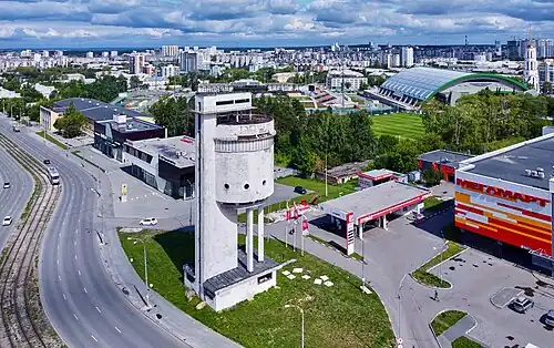 Белая башня и ул. Бакинских Комиссаров