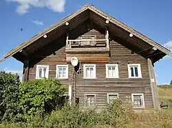 Жилой деревянный дом.