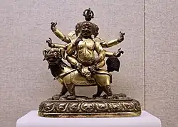 Статуэтка Манджушри во гневе. Позолоченная медь. Династия Цин (1644—1911). Шанхайский музей на Народной площади.